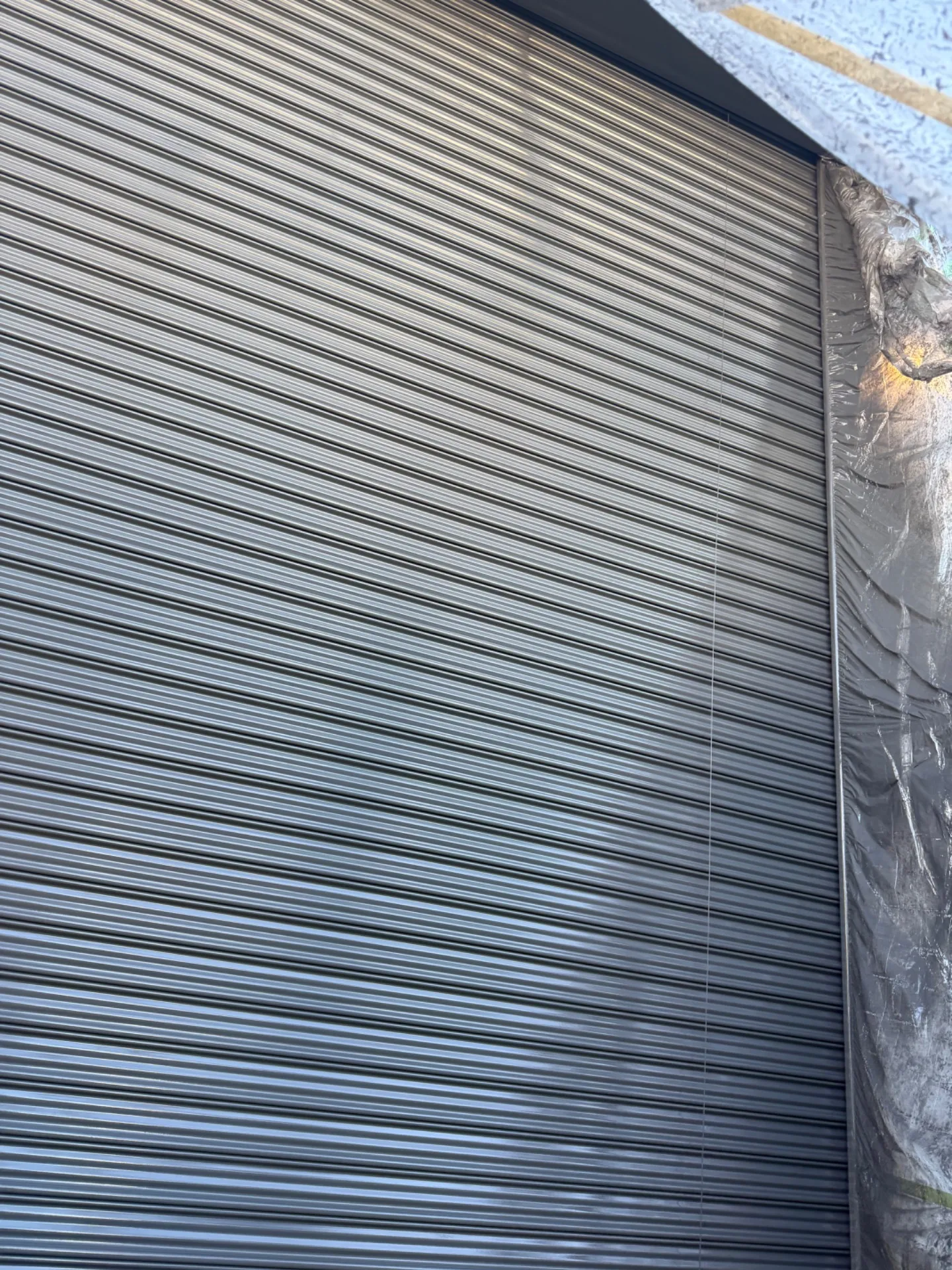 シャッター裏表 塗装ーーーーーー してもらいました